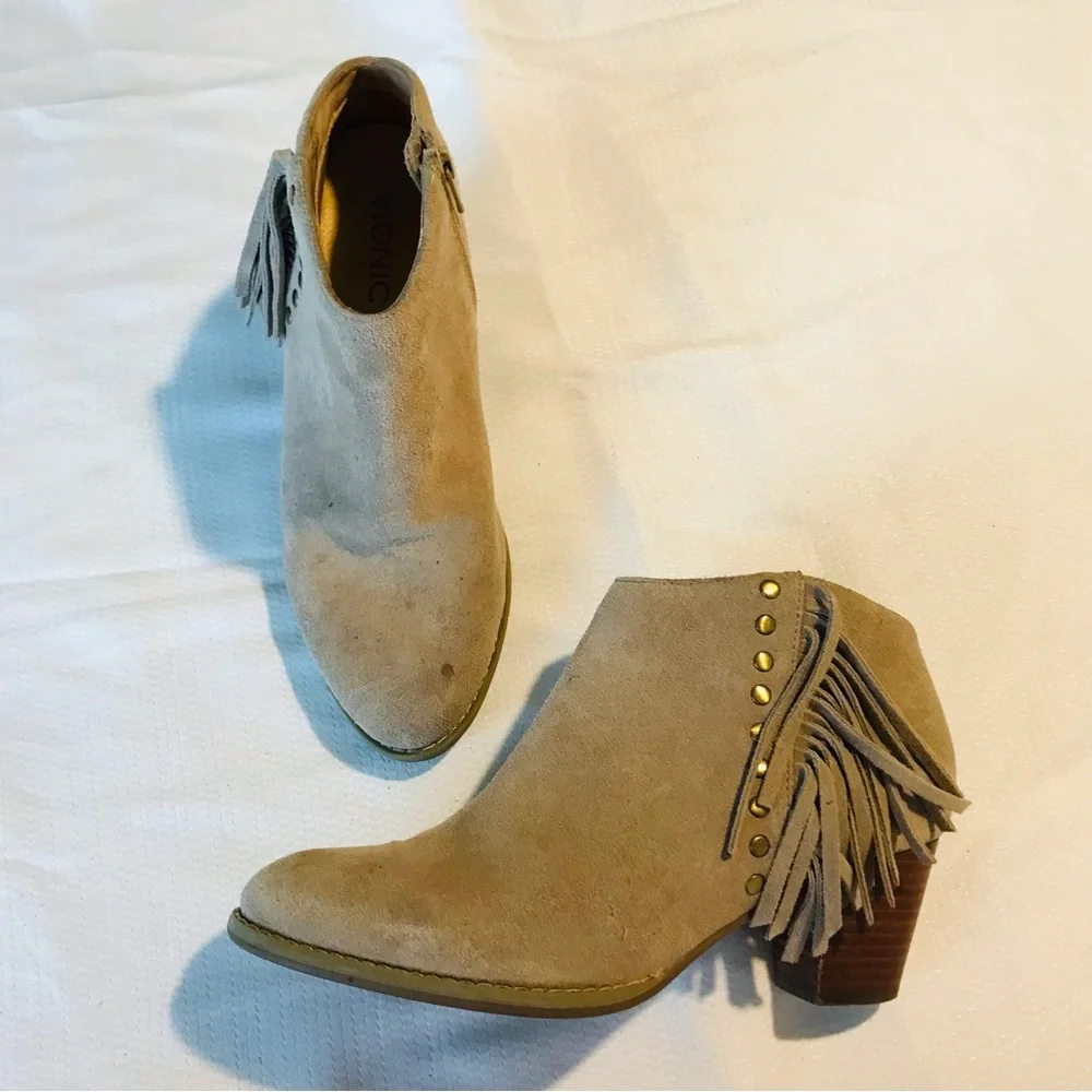 Vionic suede boots